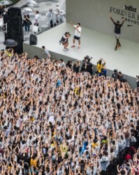 kaiyun-詹姆斯：中国球迷总是非常欢迎我！这不会是我最后一次来中国！